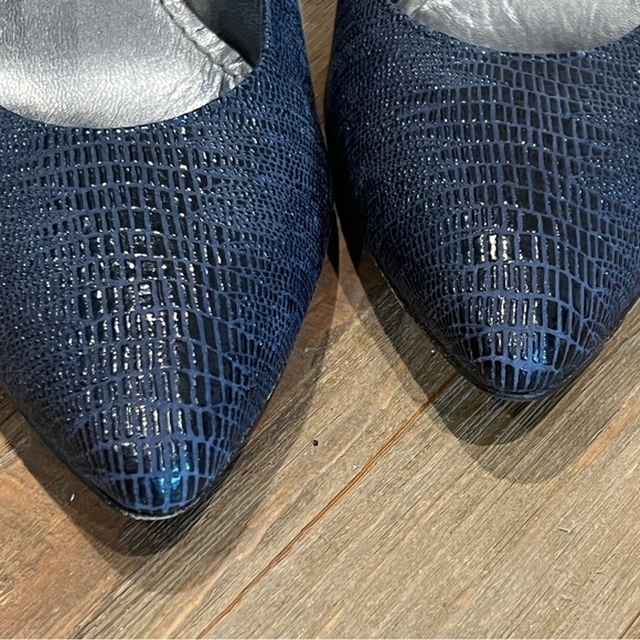 Stuart Weitzman Black Curvia Textured Pointed Toe Pumps Shoes 8 M - Picture 13 of 13